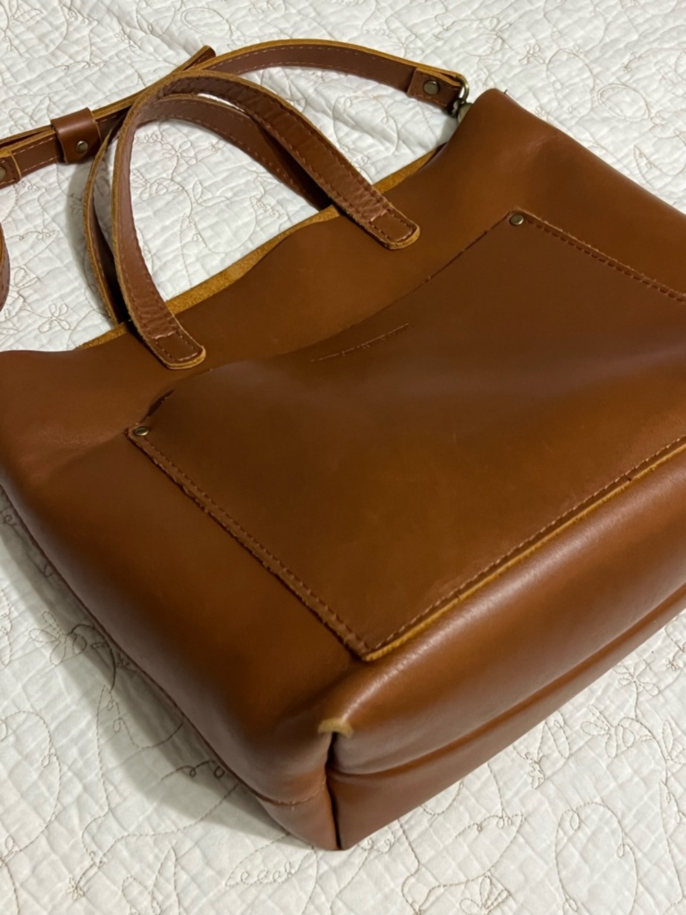 Portland Leather Goods Medium Crossbody in Honey